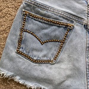 Levi's Stud Pocket Cutoff High Waisted Shorts Size 24